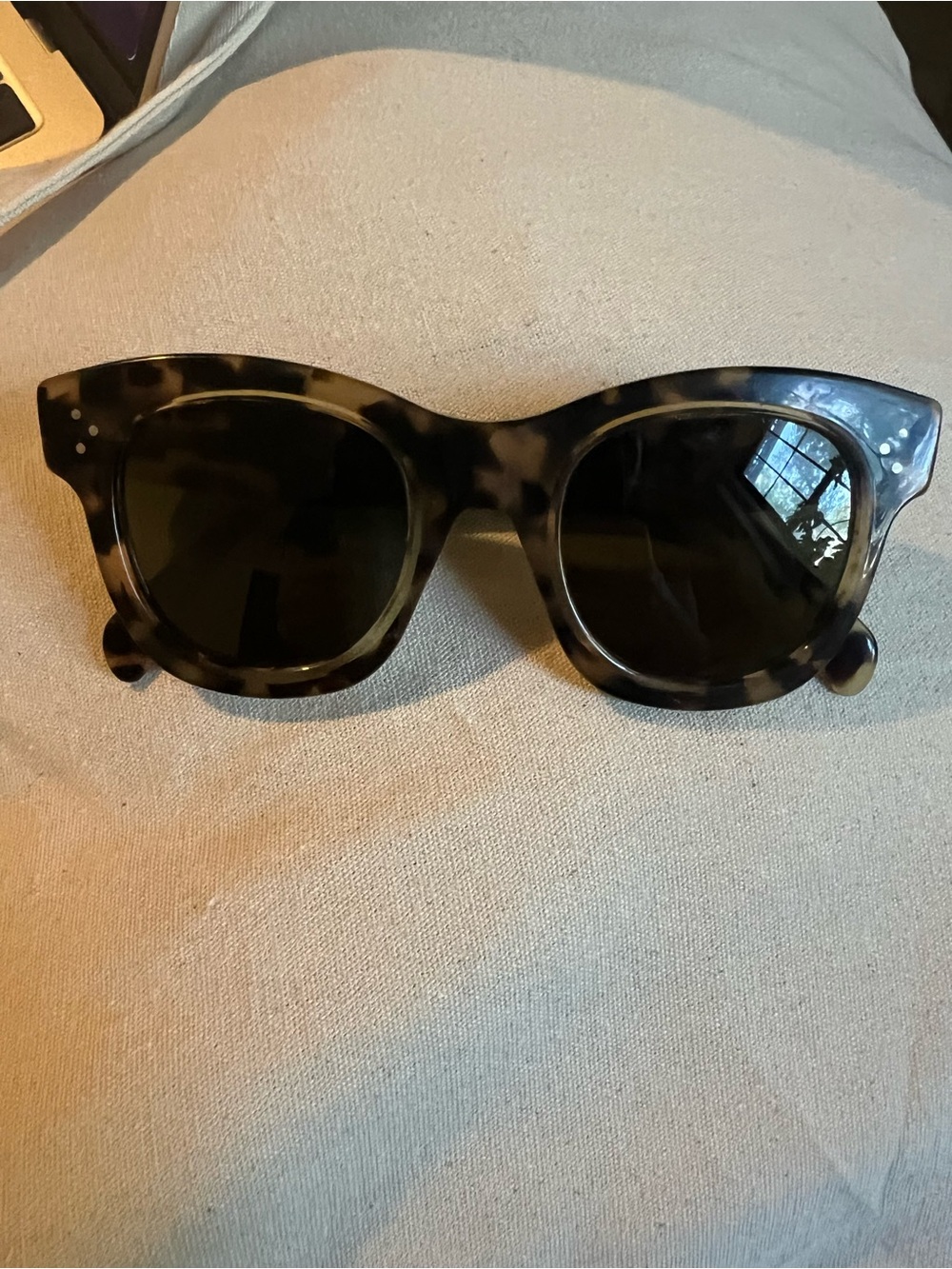 Classic Tortoise Square Sunglasses - Dark Lenses